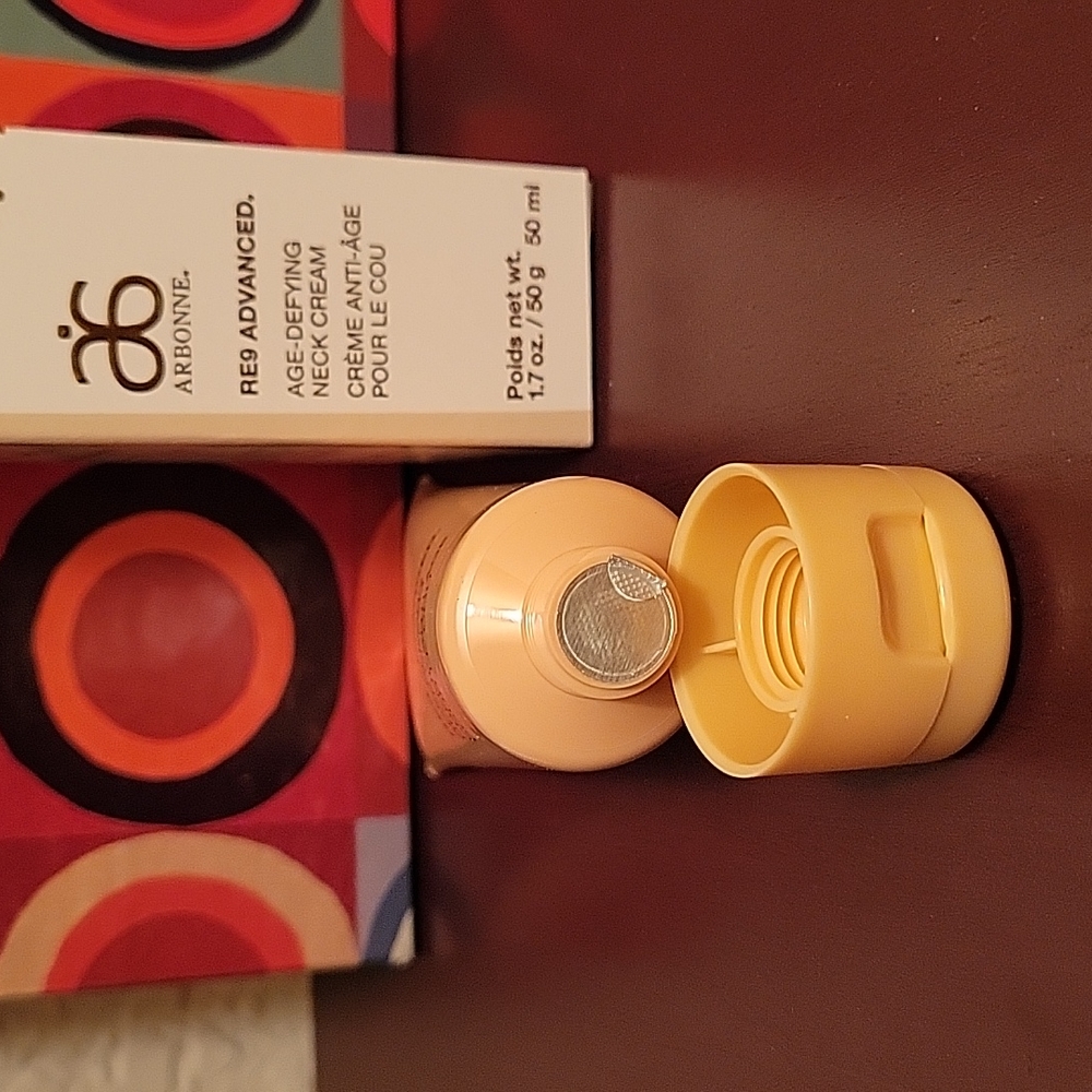 ARBONNE AGE DEFYING NECK CREAM - Picture 8 of 8